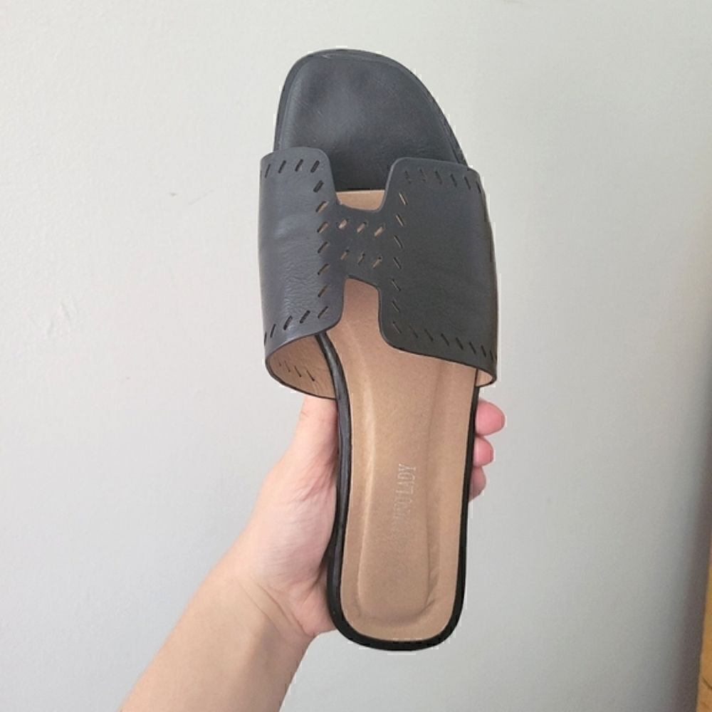 Charming Lady Black Slides 9 - Picture 2 of 10